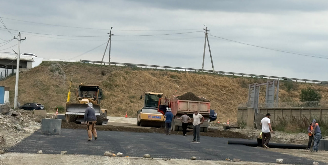 Дорогу к Махачкалинскому порту строят с применением передовых технологий
